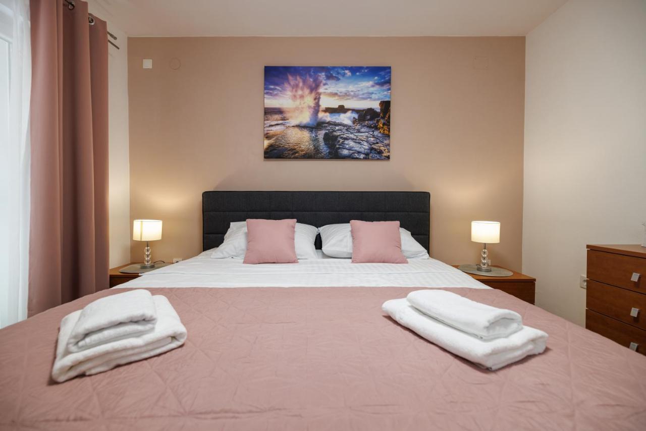 Apartman La Vista E' Bella คอร์นิช ภายนอก รูปภาพ